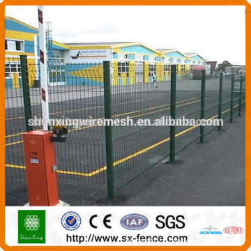 Chine fournisseur Peach Type soudé Wire Mesh Fence Designs